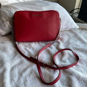 Michael Kors Jet Set Travel Ladies Large Bright Red Leather Crossbody